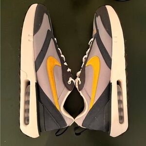 Men’s Nike Air Max Dawn Sneakers